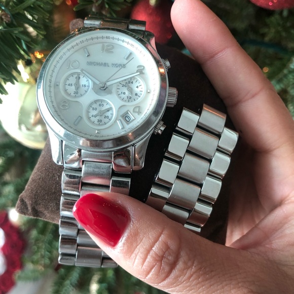 Michael Kors Women’s Stainless Steel Watch MK5076 - Picture 4 of 4